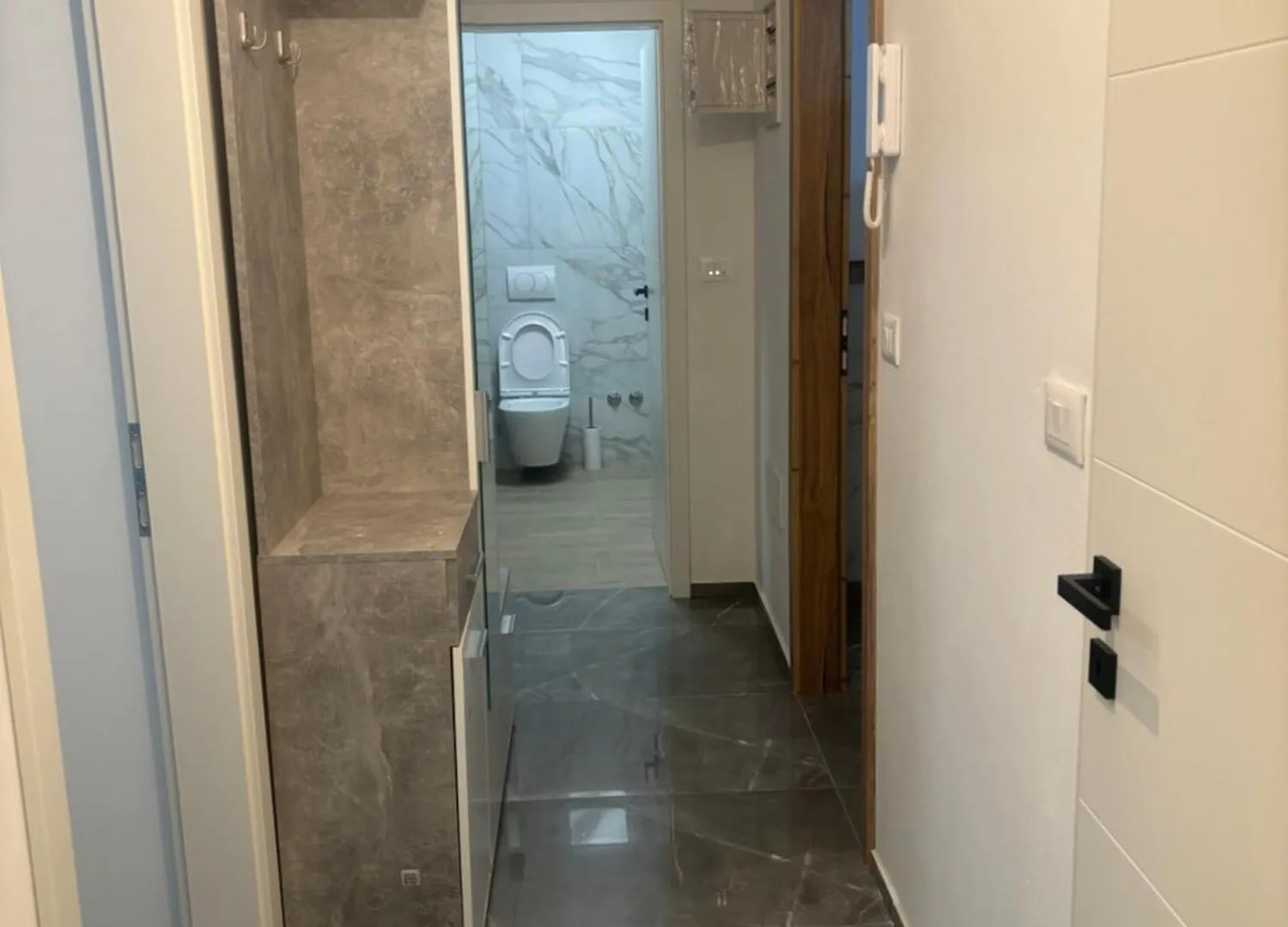 아파트 Apartman Tini 2 풀라