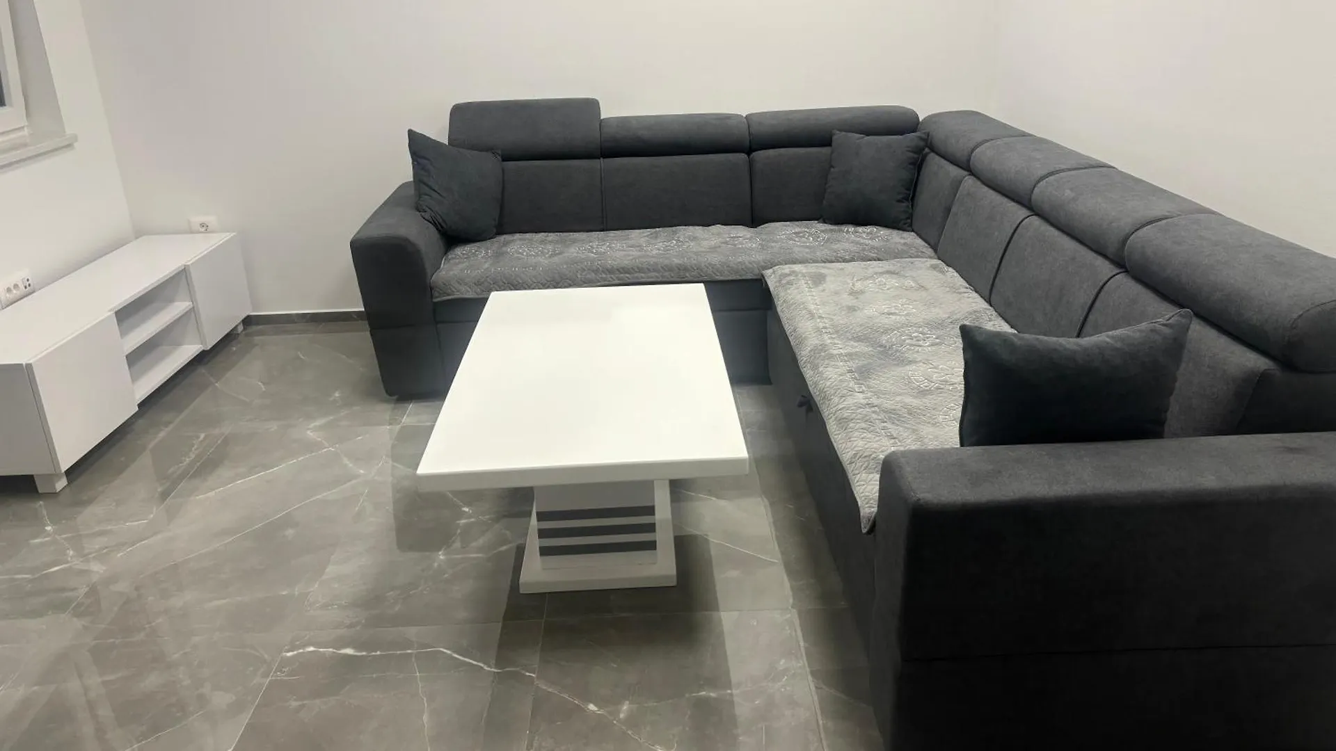 Apartman Tini 2 풀라 아파트