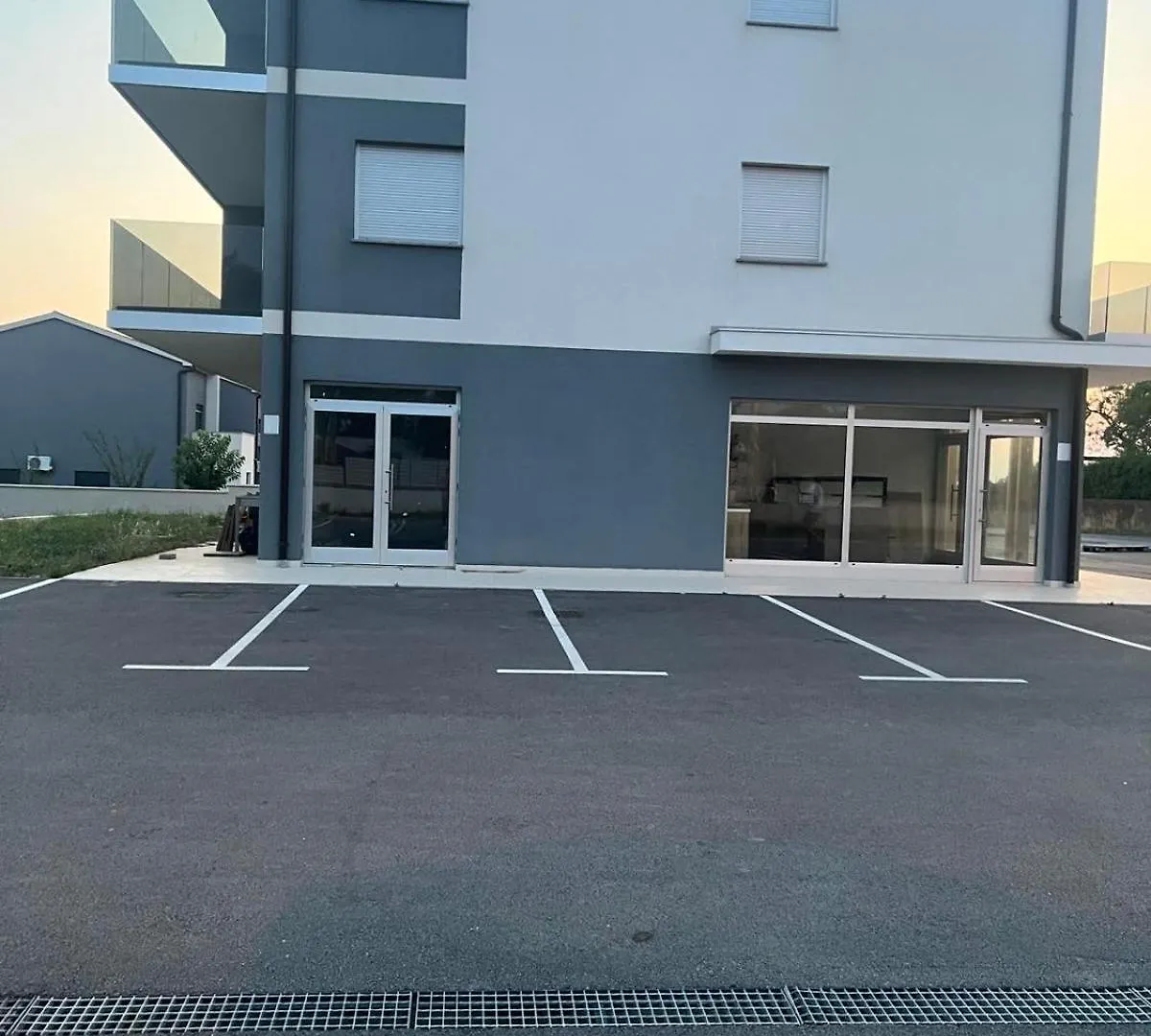 Apartman Tini 2 풀라